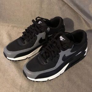 ♠️ NWT women’s airmax